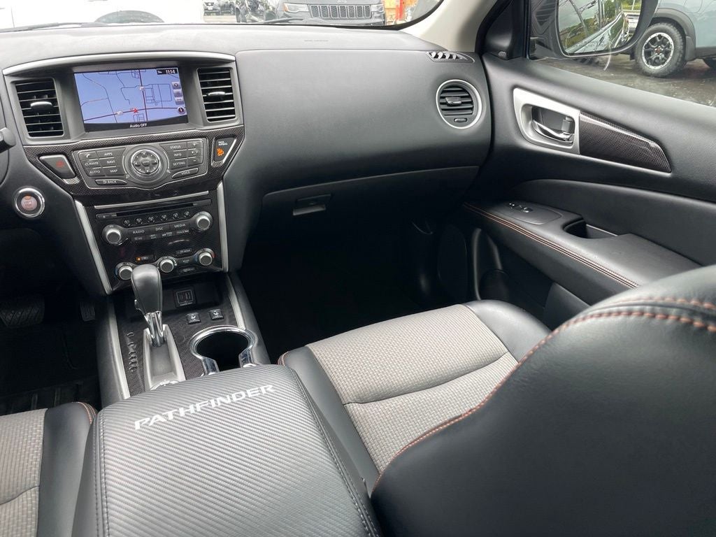2019 Nissan Pathfinder SV