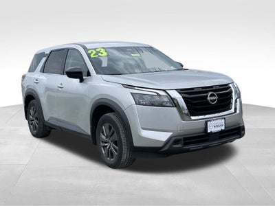 2023 Nissan Pathfinder S