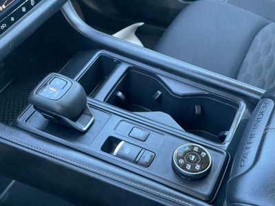 2024 Nissan Pathfinder S