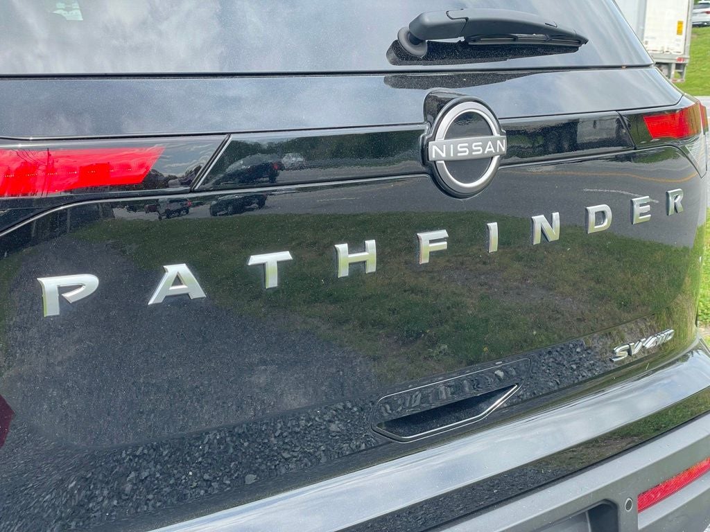 2022 Nissan Pathfinder SV