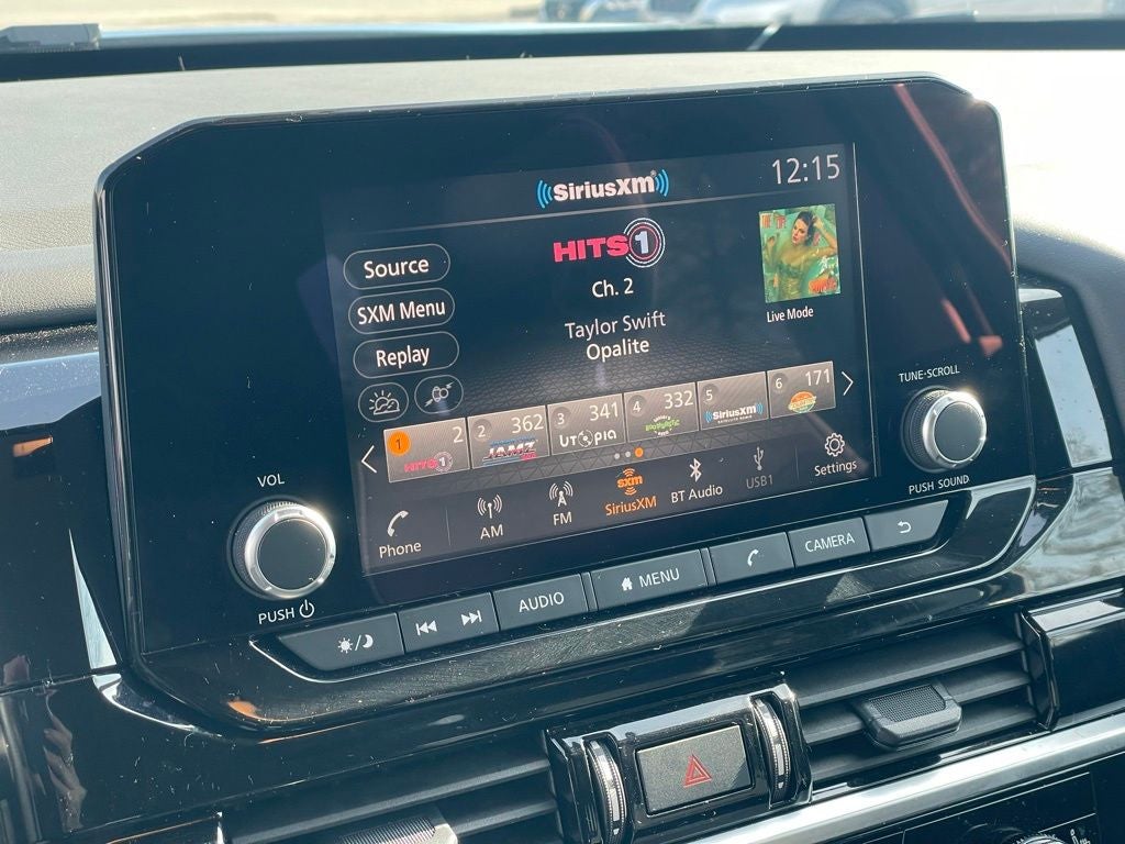 2024 Nissan Pathfinder SV