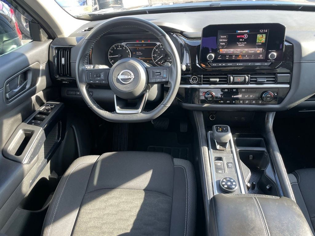 2024 Nissan Pathfinder SV