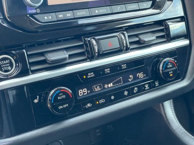 2025 Nissan Pathfinder SV