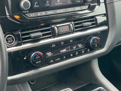 2024 Nissan Pathfinder SV