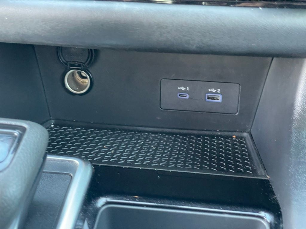 2023 Nissan Pathfinder SV Premium w/Captain Chairs & Crossbars