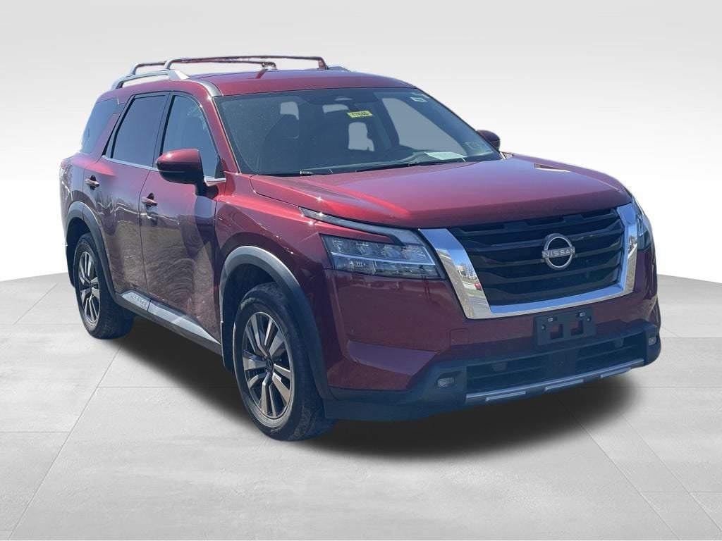 2022 Nissan Pathfinder SL