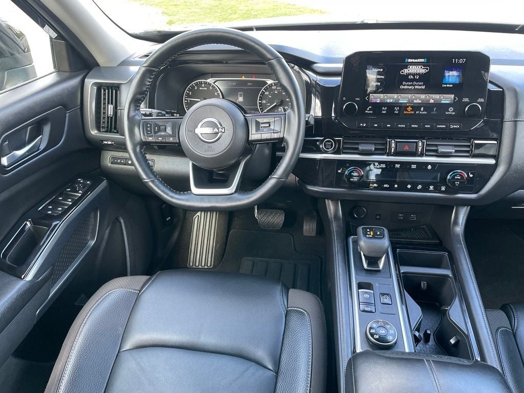 2024 Nissan Pathfinder SL