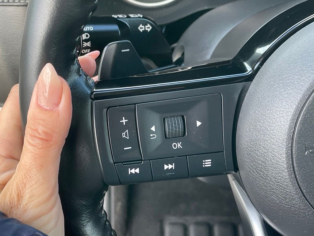 2024 Nissan Pathfinder SL