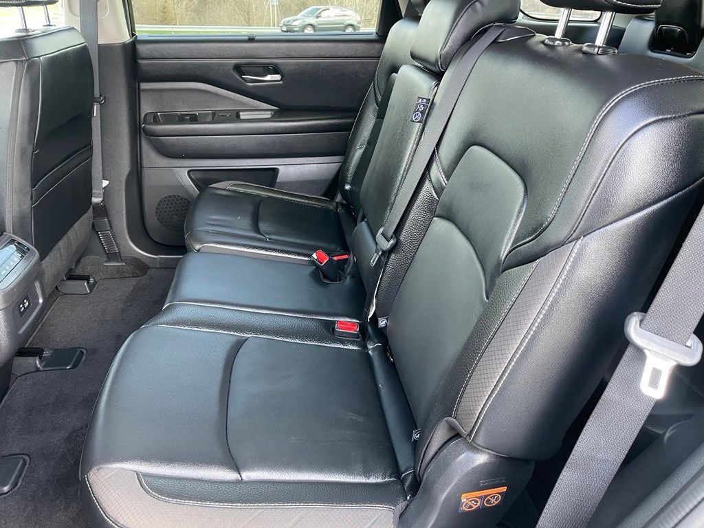 2024 Nissan Pathfinder SL