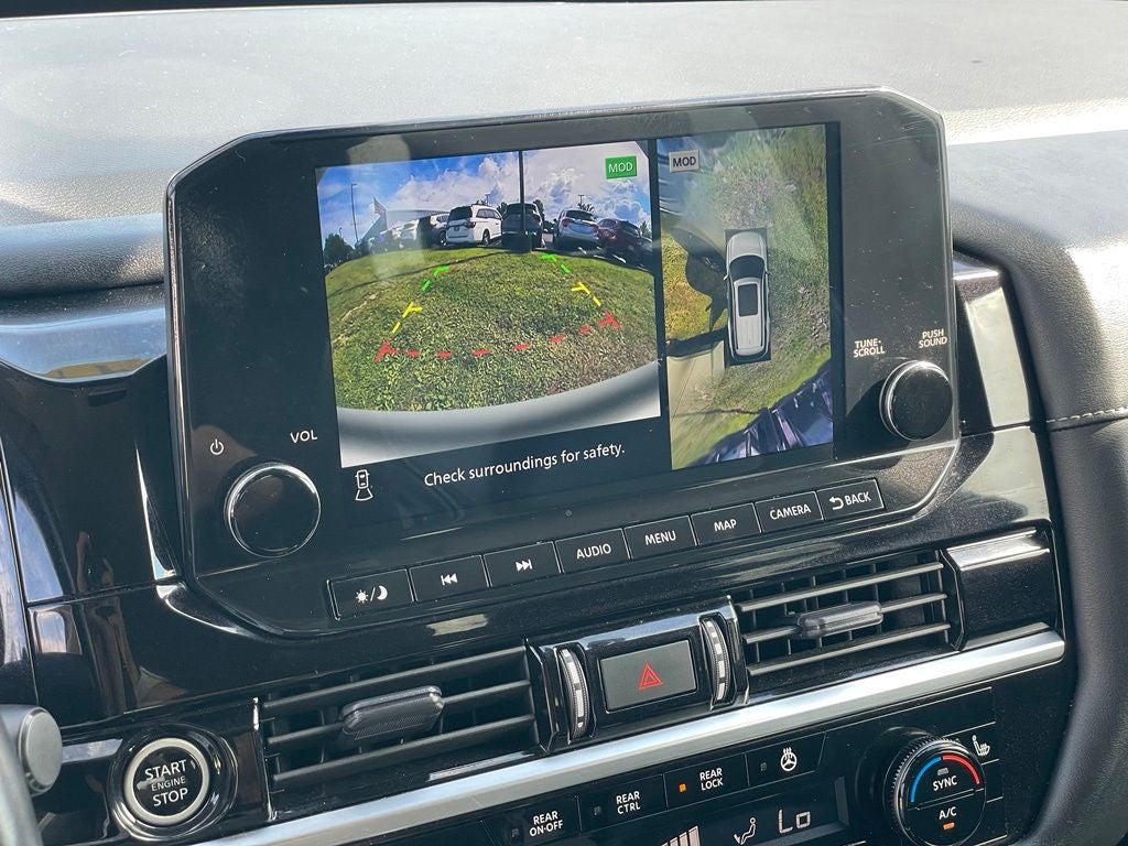 2023 Nissan Pathfinder SL
