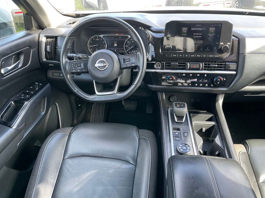 2023 Nissan Pathfinder SL