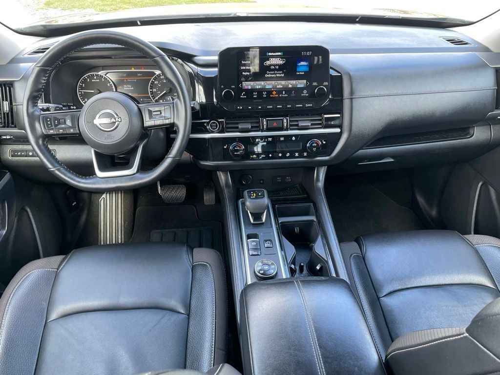 2022 Nissan Pathfinder SL