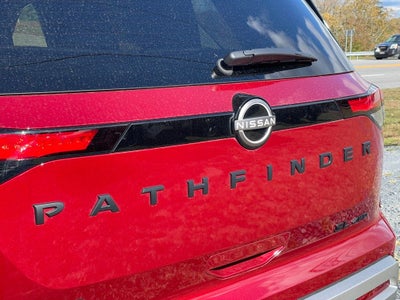 2022 Nissan Pathfinder SL