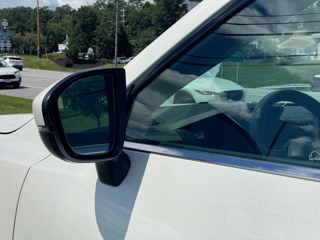 2024 Nissan Pathfinder SL premium
