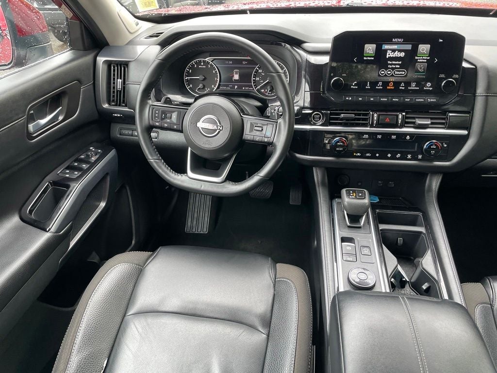 2023 Nissan Pathfinder SL Premium