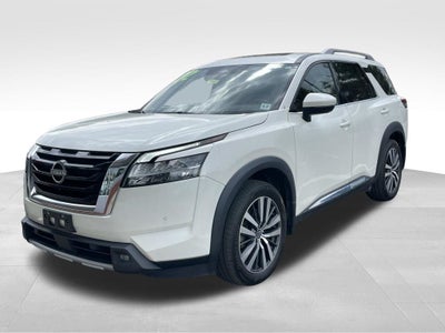 2022 Nissan Pathfinder Platinum