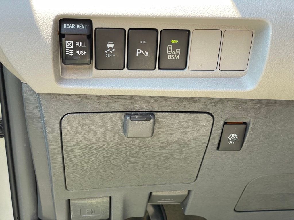 2016 Toyota Sienna XLE Premium 7 Passenger