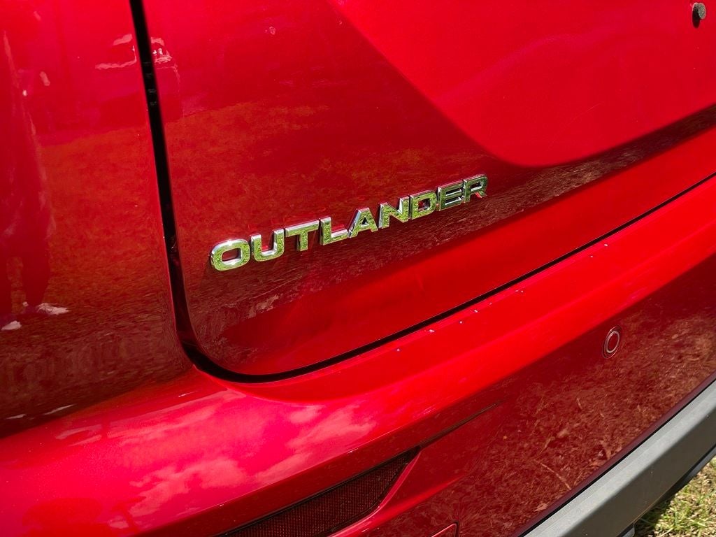 2024 Mitsubishi Outlander ES