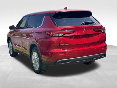 2024 Mitsubishi Outlander ES