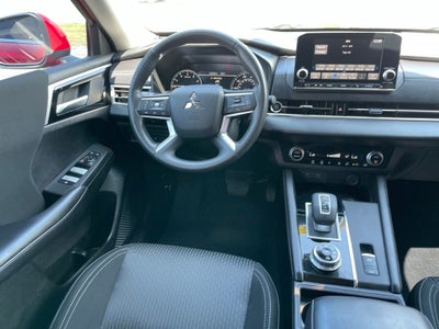 2024 Mitsubishi Outlander ES