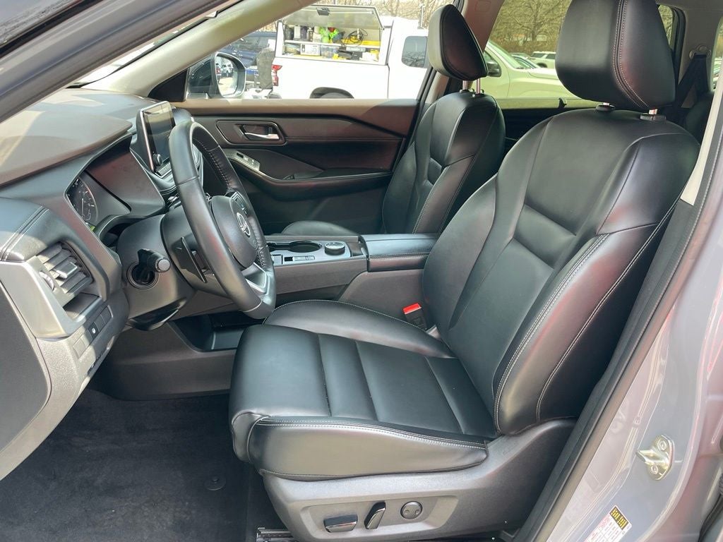2023 Nissan Rogue SV Premium Midnight