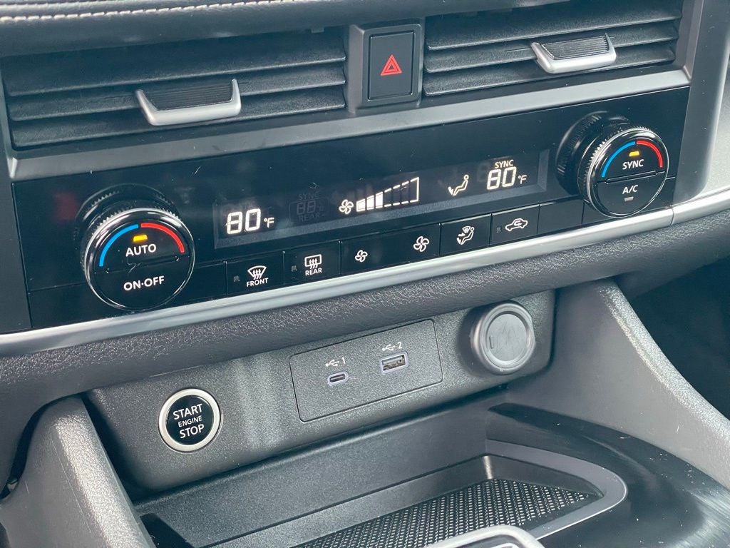 2023 Nissan Rogue SV Cloth Seating