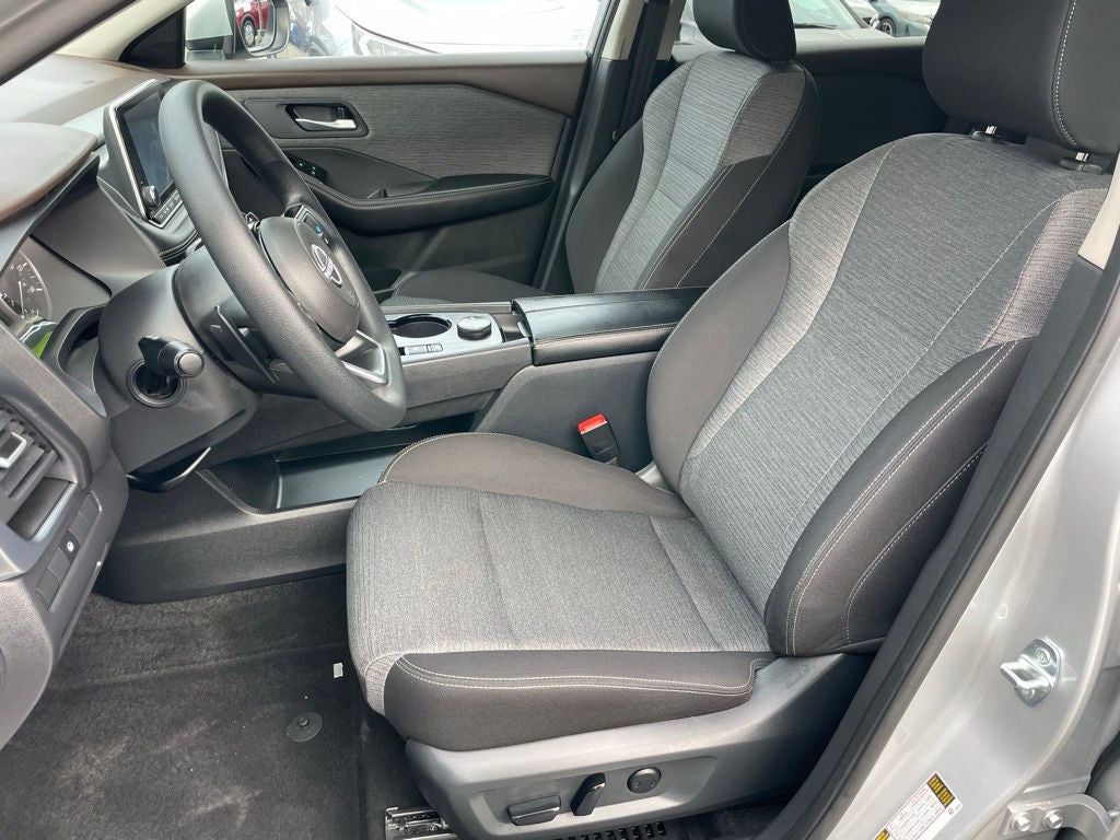 2023 Nissan Rogue SV Cloth Seating