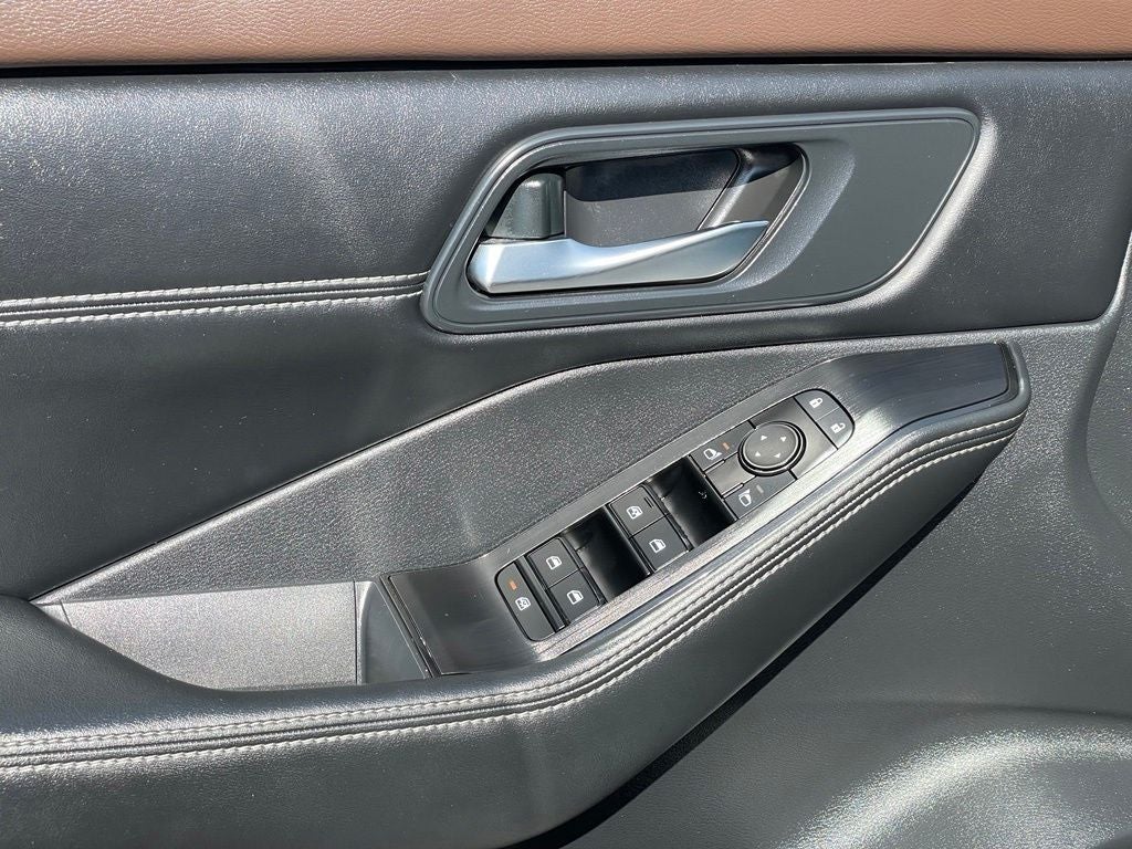 2023 Nissan Rogue SV Midnight Premium