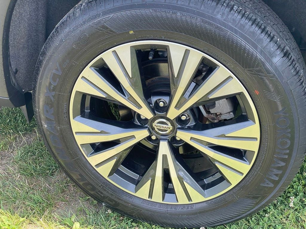 2023 Nissan Rogue SV premium