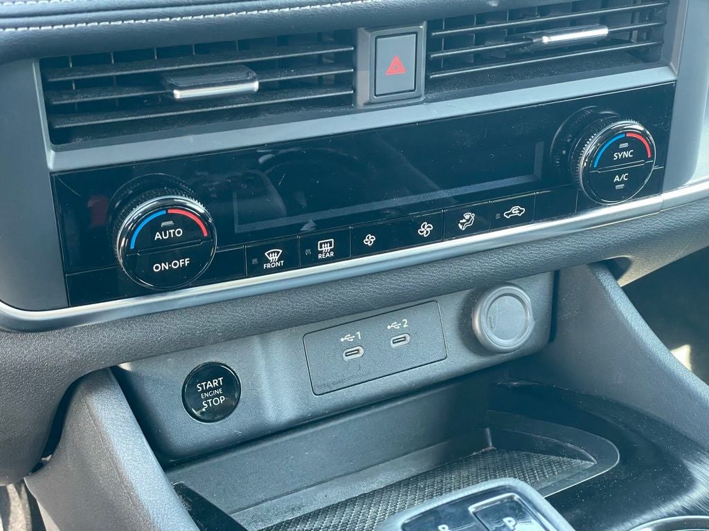 2025 Nissan Rogue SV Cloth Seating