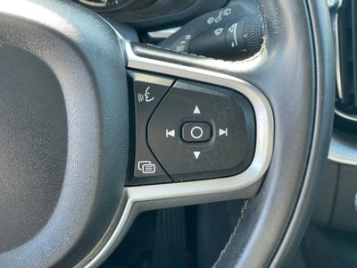 2020 Volvo XC60 T5 Momentum