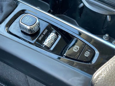 2020 Volvo XC60 T5 Momentum