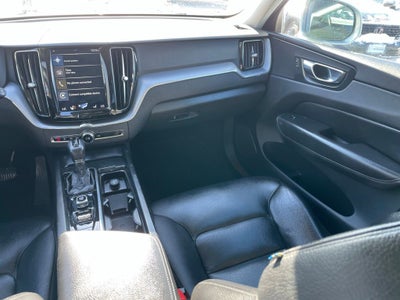 2020 Volvo XC60 T5 Momentum